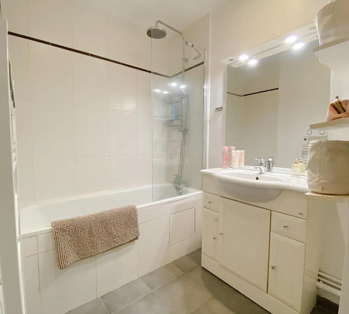 Apartment Bright 3 Rooms In Paris 11Th